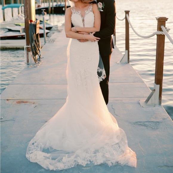 Randy Fenoli wedding dress and veil *will be cleaned in 3-5 months* - Picture 1 of 9
